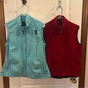 Woolrich Ladies Medium Set of 2 Like NEW Vests- Lightweight Aqua + Red Fleece